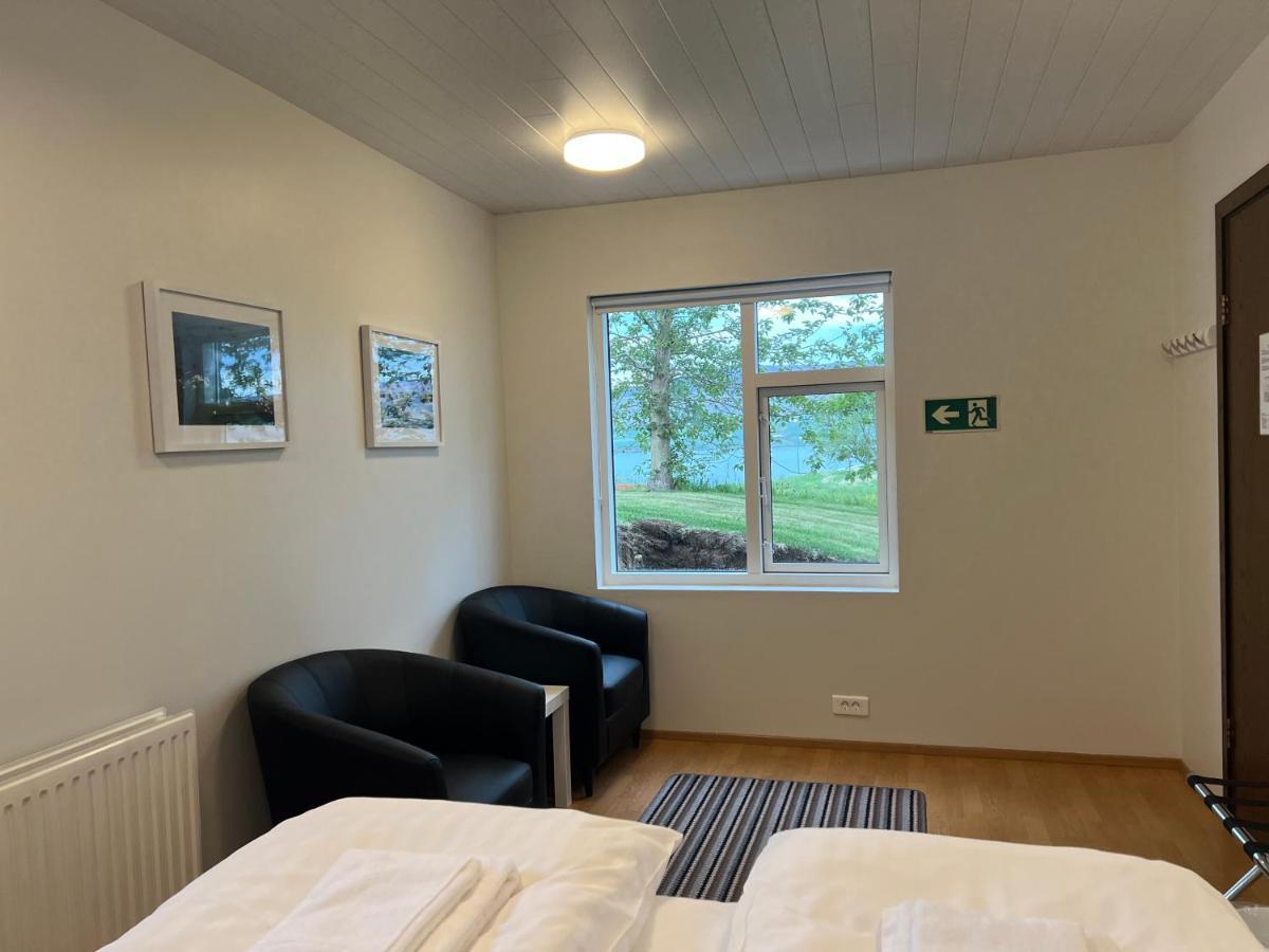 Glaesibaer 2 Guesthouse And Horsefarm Akureyri Exterior photo