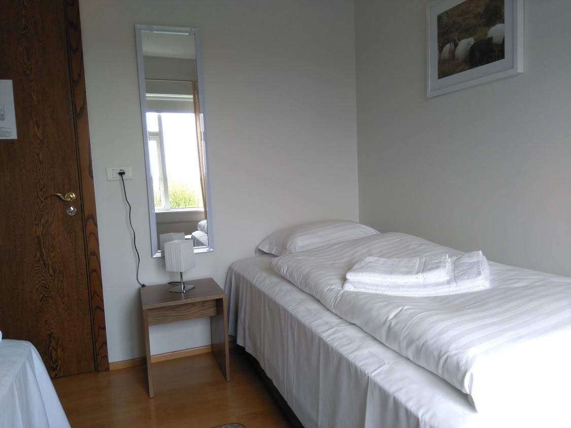 Glaesibaer 2 Guesthouse And Horsefarm Akureyri Exterior photo